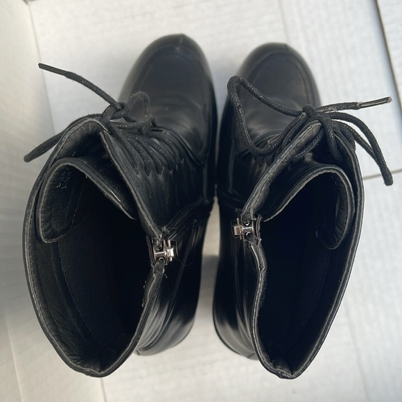 MONDAY Gothic Heels - Picture 2 of 5